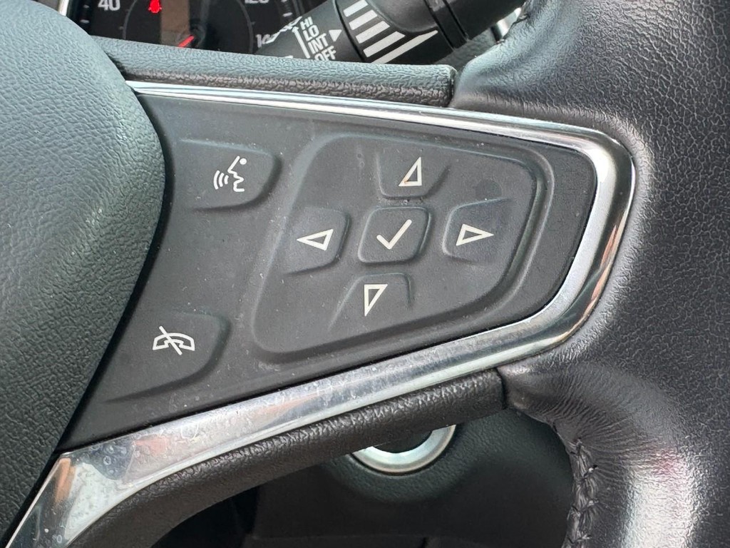 Chevrolet Equinox Vehicle Full-screen Gallery Image 22