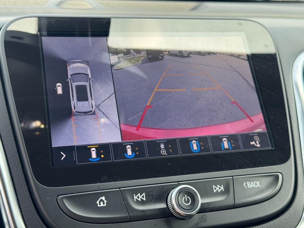 Chevrolet Equinox Vehicle Full-screen Gallery Image 25