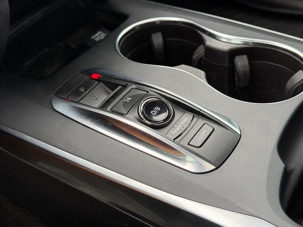 Acura MDX Vehicle Full-screen Gallery Image 23