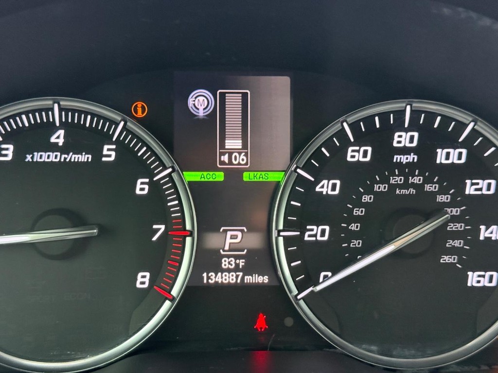Acura MDX Vehicle Full-screen Gallery Image 25