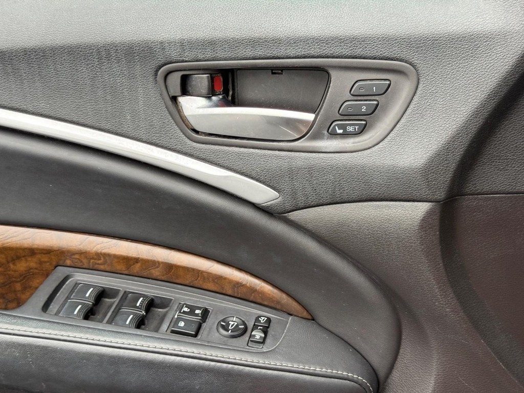 Acura MDX Vehicle Full-screen Gallery Image 27