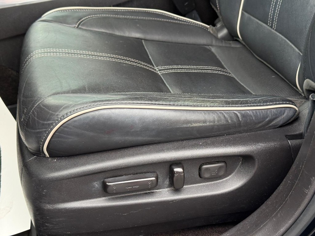 Acura MDX Vehicle Full-screen Gallery Image 28