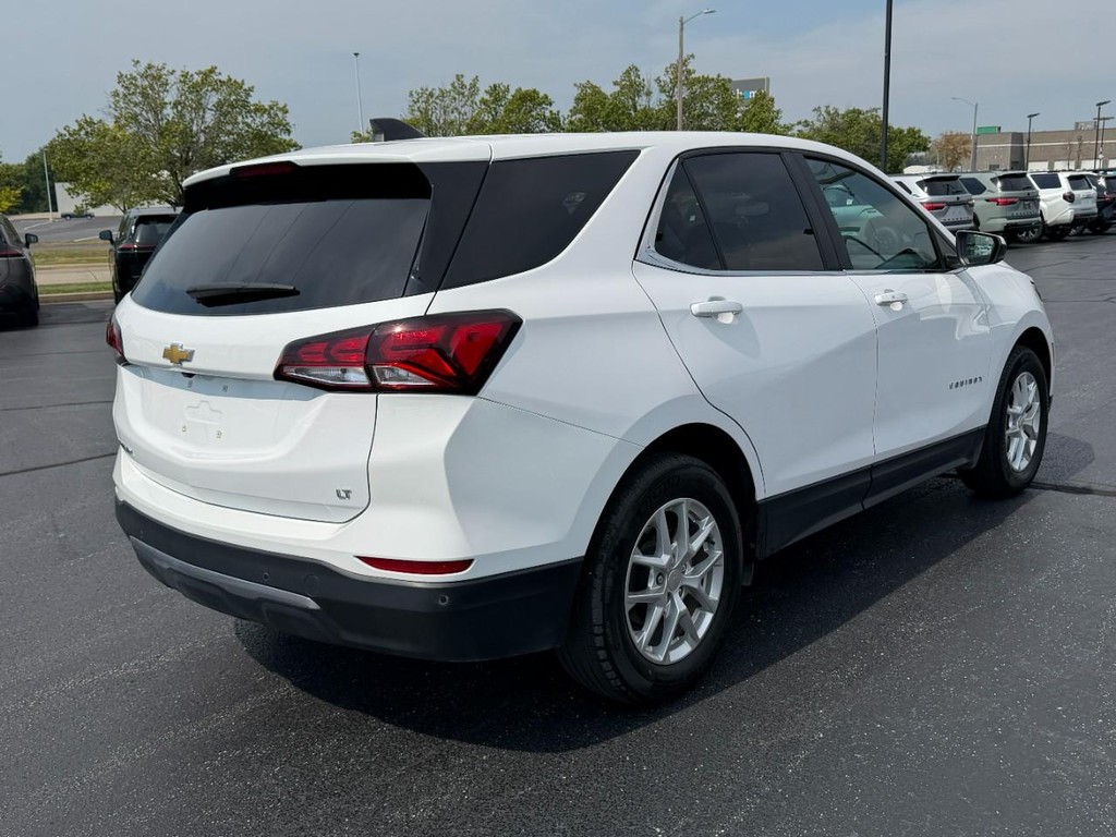 Chevrolet Equinox Vehicle Full-screen Gallery Image 03