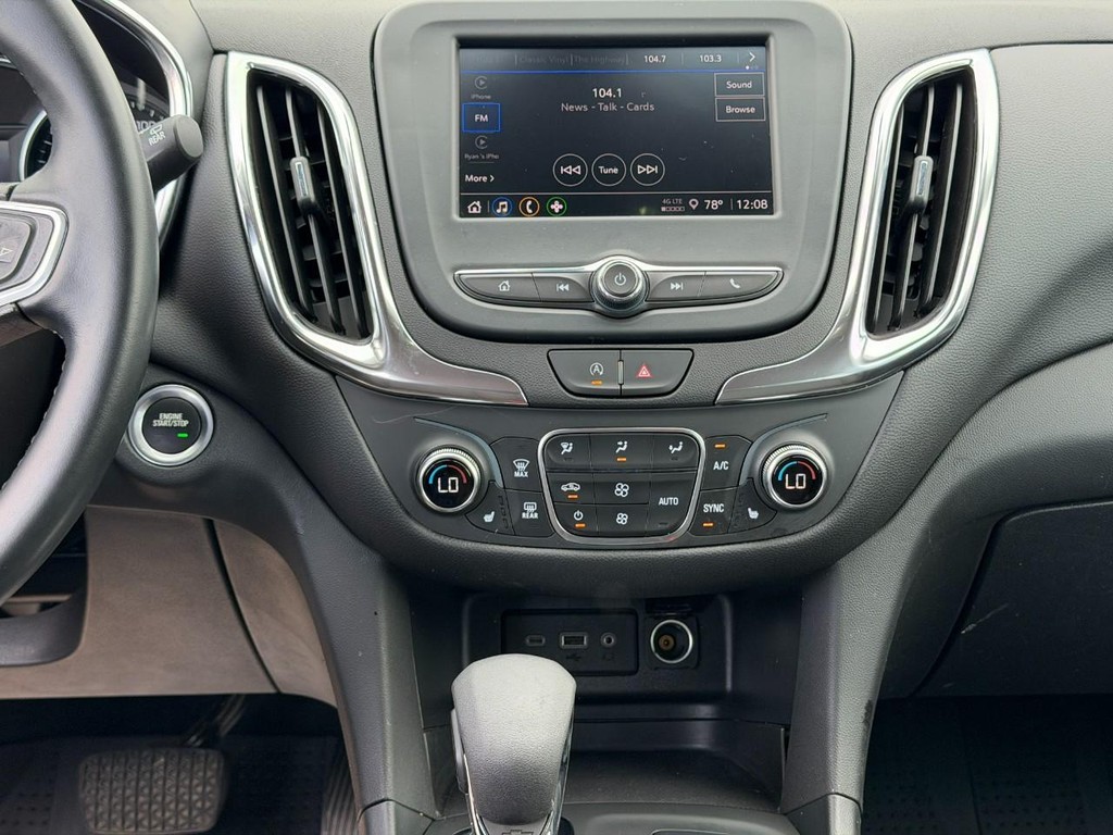 Chevrolet Equinox Vehicle Full-screen Gallery Image 13