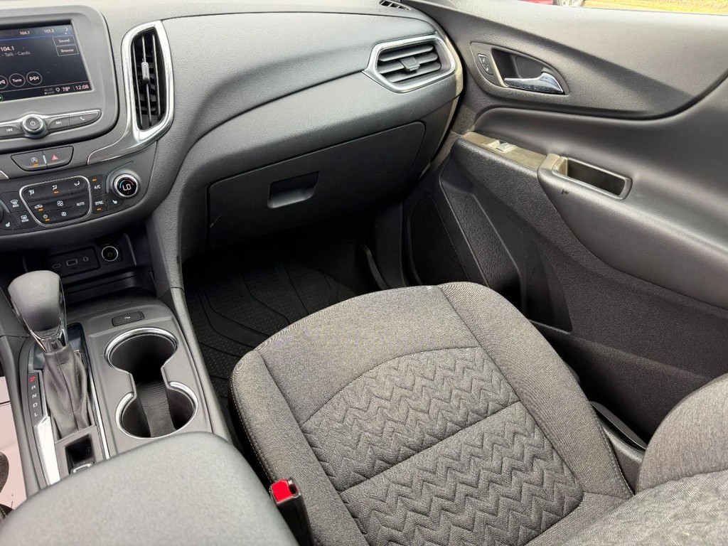 Chevrolet Equinox Vehicle Full-screen Gallery Image 15