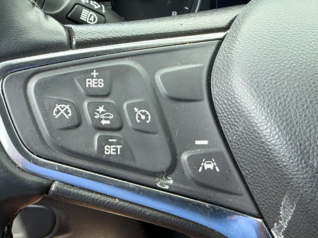 Chevrolet Equinox Vehicle Full-screen Gallery Image 18