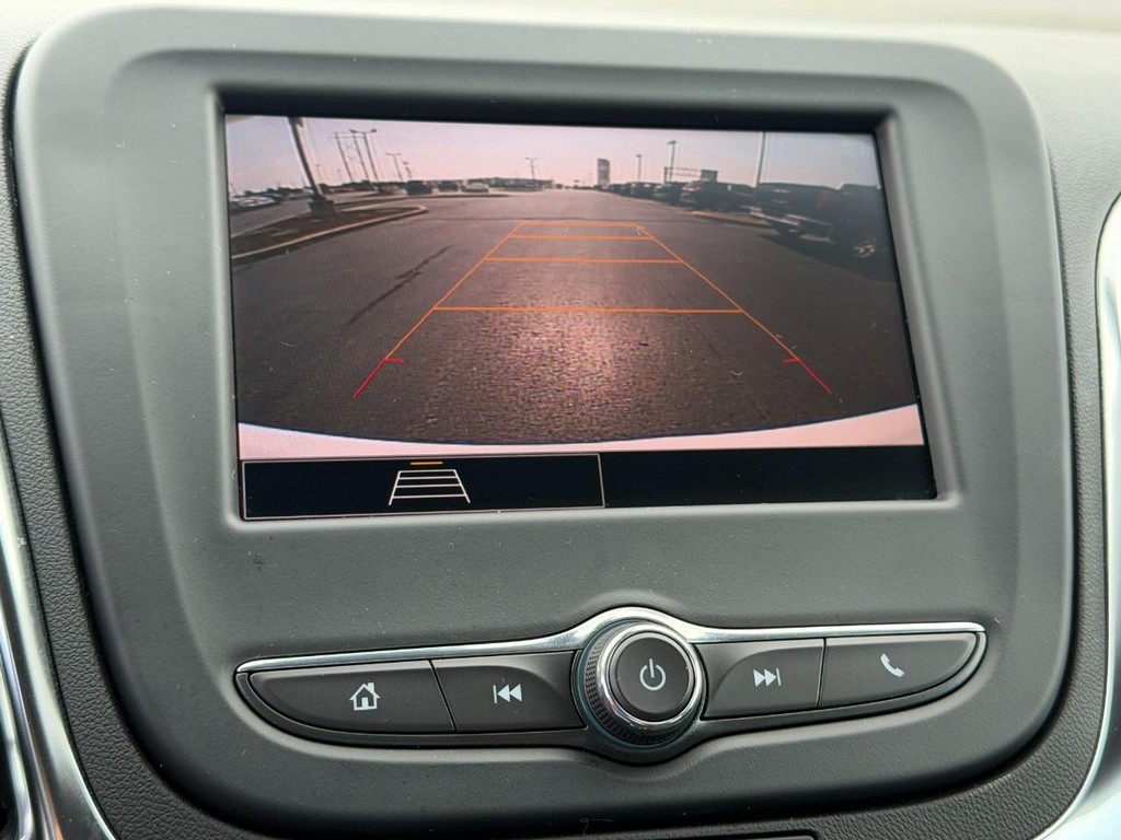 Chevrolet Equinox Vehicle Full-screen Gallery Image 22