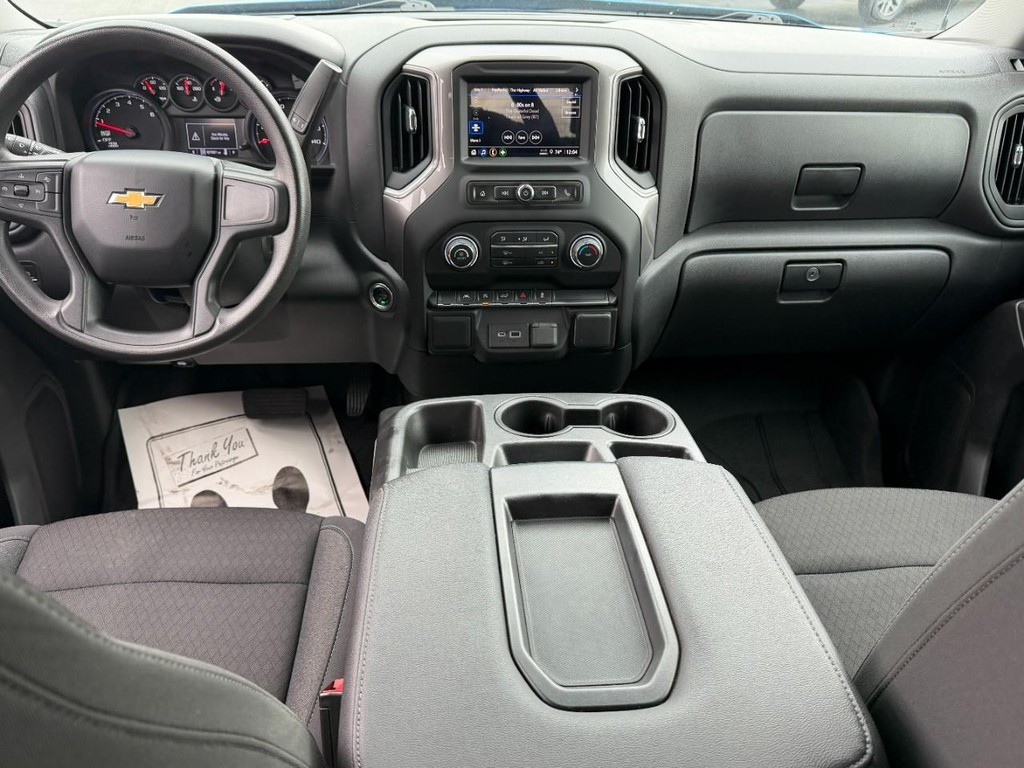 Chevrolet Silverado 1500 Vehicle Full-screen Gallery Image 11