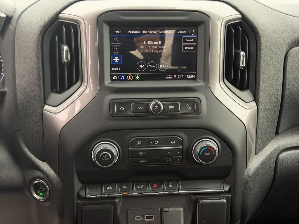 Chevrolet Silverado 1500 Vehicle Full-screen Gallery Image 13