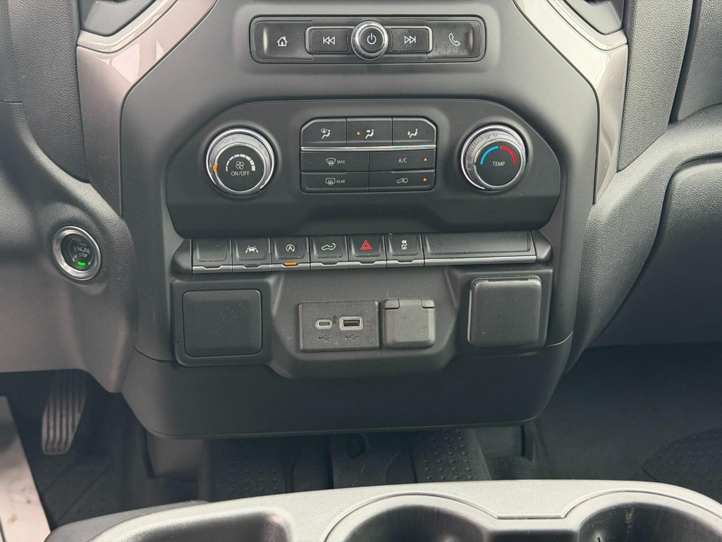 Chevrolet Silverado 1500 Vehicle Full-screen Gallery Image 14