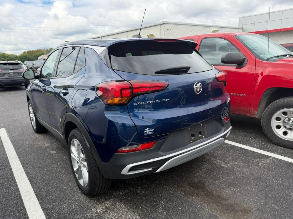Buick Encore GX Vehicle Full-screen Gallery Image 03