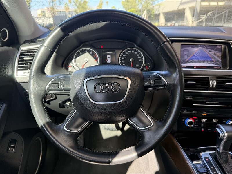 Audi Q5 Vehicle Full-screen Gallery Image 15