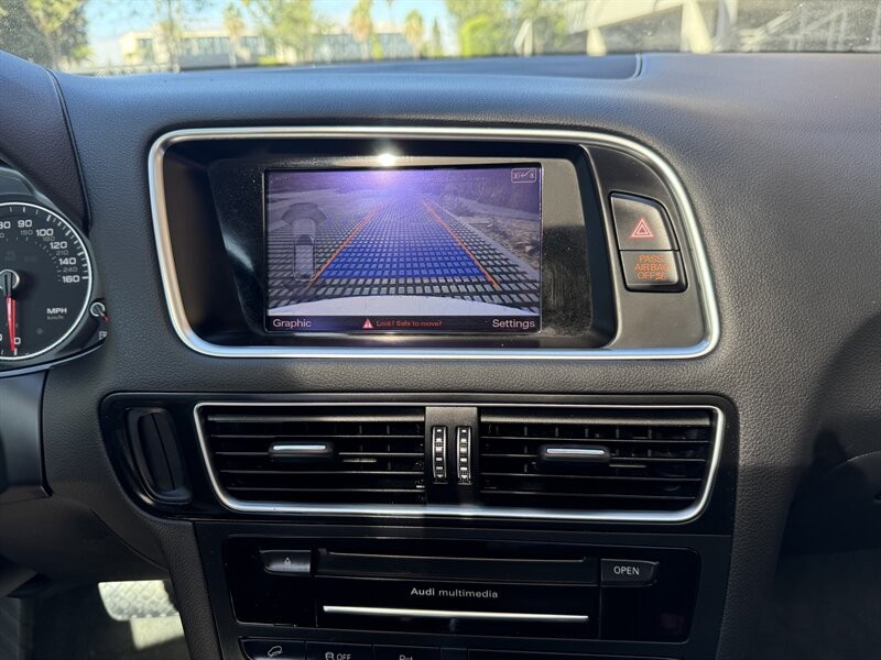 Audi Q5 Vehicle Full-screen Gallery Image 18