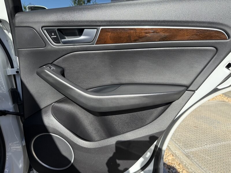 Audi Q5 Vehicle Full-screen Gallery Image 21