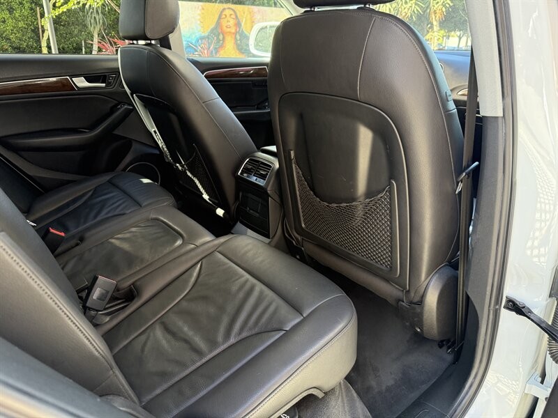 Audi Q5 Vehicle Full-screen Gallery Image 29