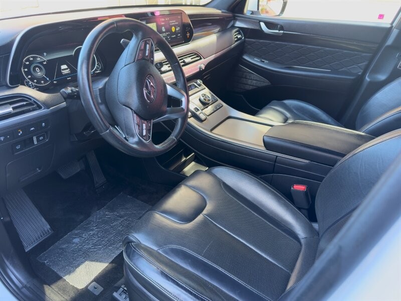 Hyundai Palisade Vehicle Full-screen Gallery Image 12