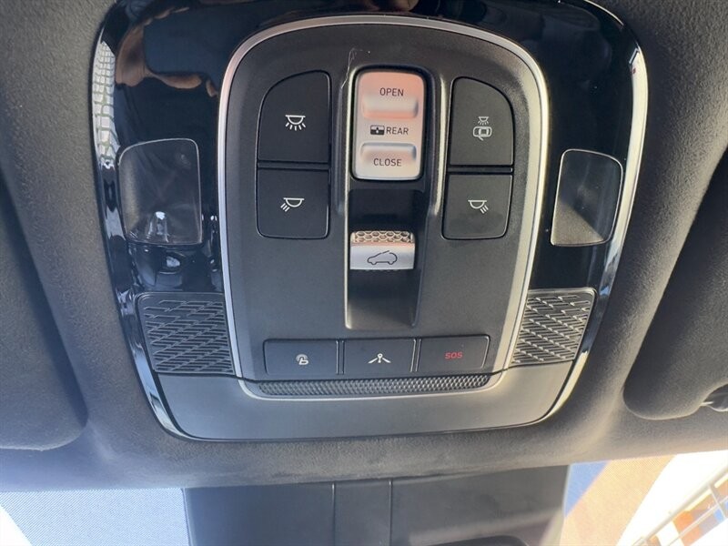 Hyundai Palisade Vehicle Full-screen Gallery Image 25