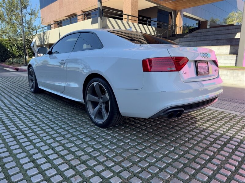 Audi A5 Vehicle Full-screen Gallery Image 07