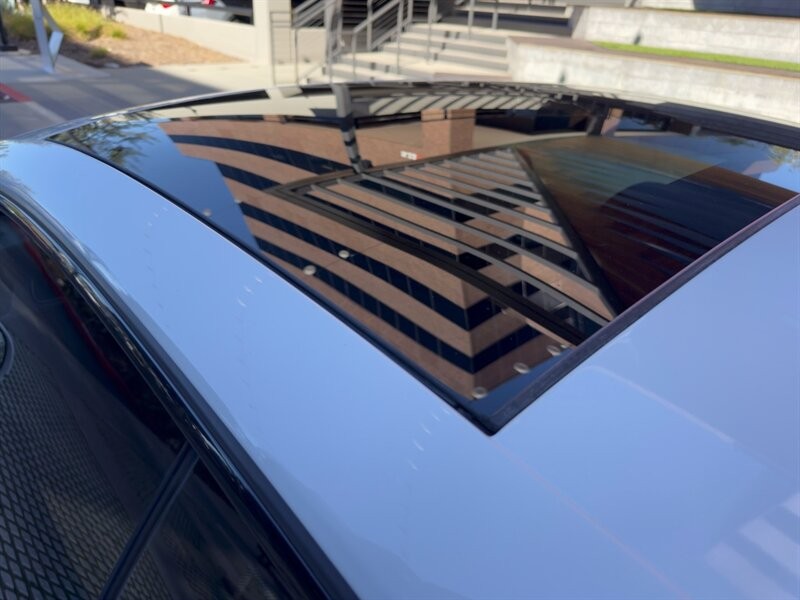 Audi A5 Vehicle Full-screen Gallery Image 08