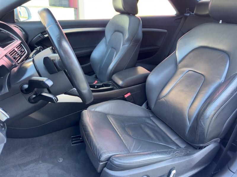 Audi A5 Vehicle Full-screen Gallery Image 11