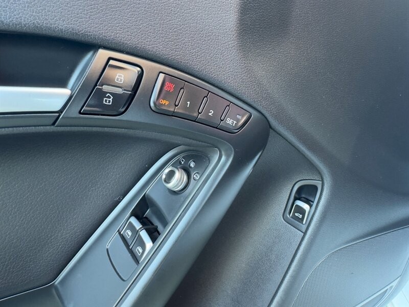 Audi A5 Vehicle Full-screen Gallery Image 15