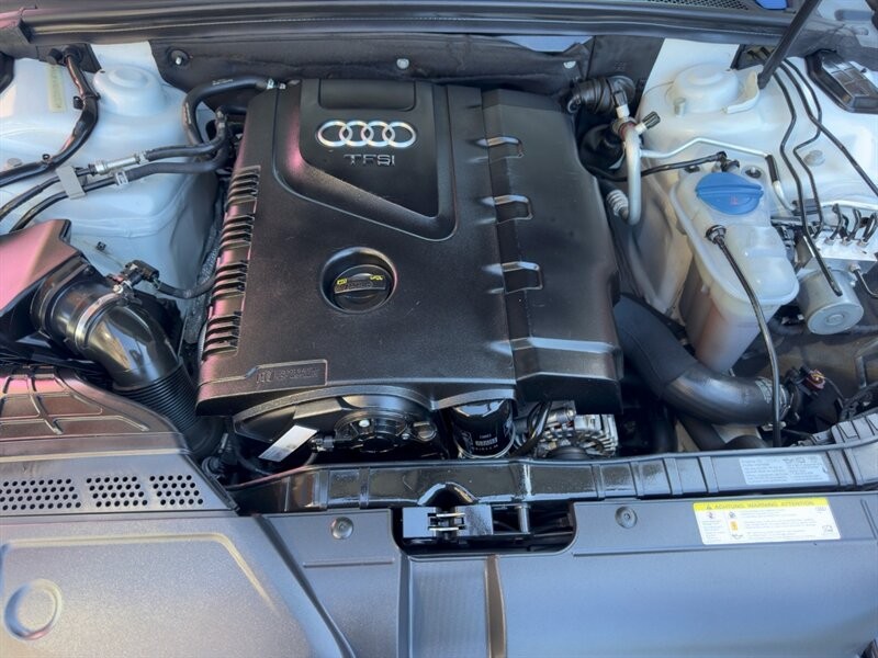 Audi A5 Vehicle Full-screen Gallery Image 16