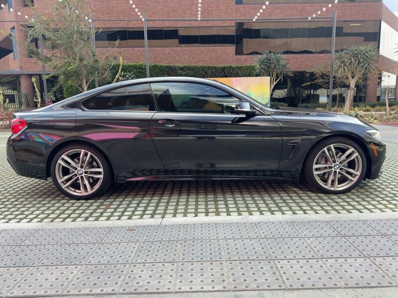 BMW 4 Series Vehicle Full-screen Gallery Image 6