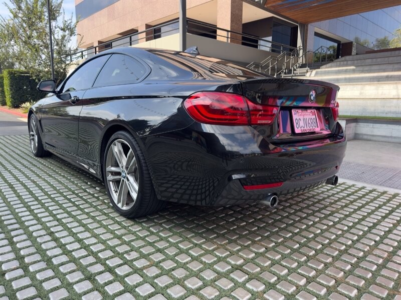 BMW 4 Series Vehicle Full-screen Gallery Image 10