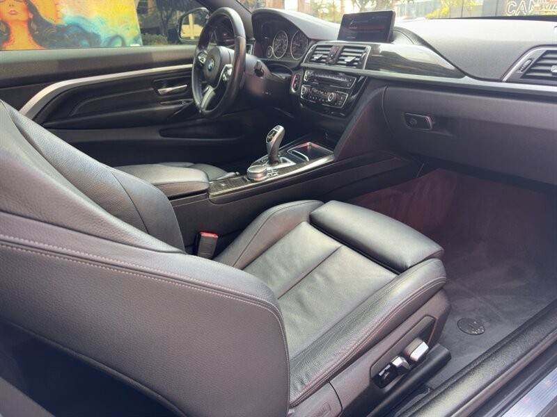 BMW 4 Series Vehicle Full-screen Gallery Image 18