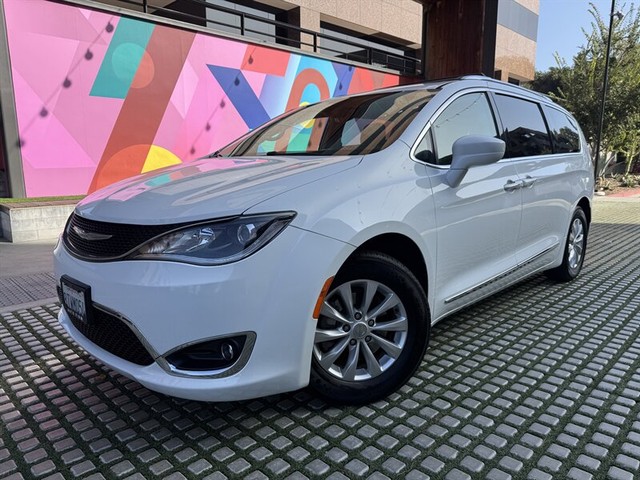 more details - chrysler pacifica