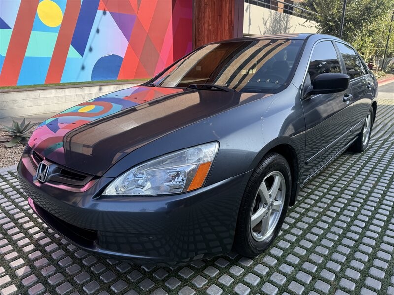 Honda Accord Sedan Vehicle Full-screen Gallery Image 9