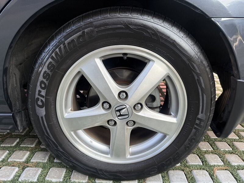 Honda Accord Sedan Vehicle Full-screen Gallery Image 26