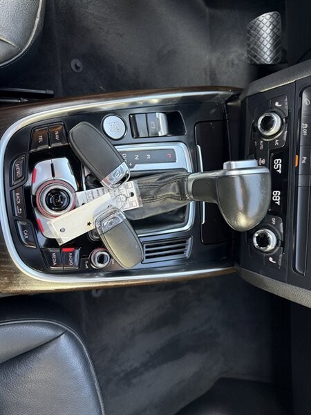 Audi Q5 Vehicle Full-screen Gallery Image 34