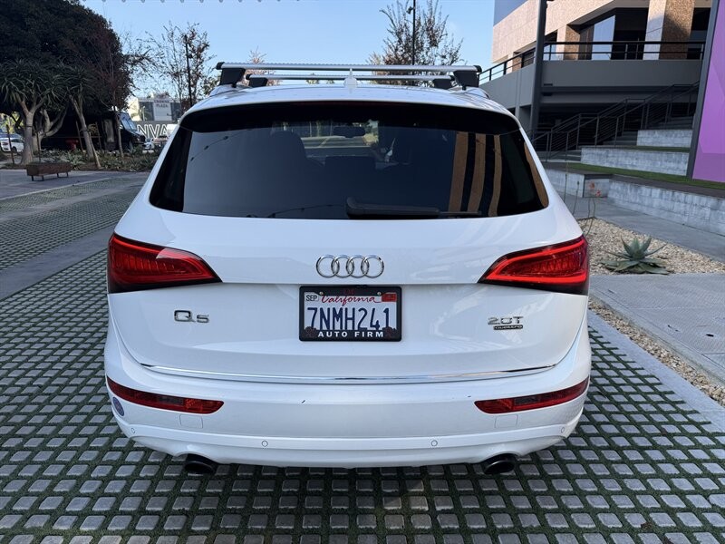 Audi Q5 Vehicle Full-screen Gallery Image 04