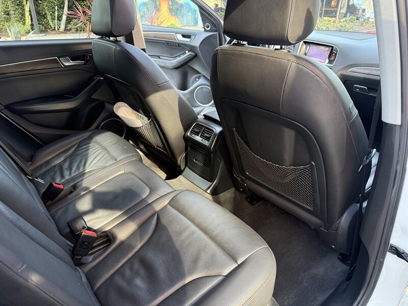 Audi Q5 Vehicle Full-screen Gallery Image 17