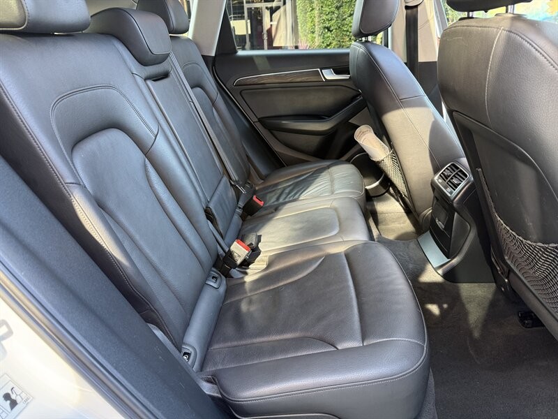 Audi Q5 Vehicle Full-screen Gallery Image 18