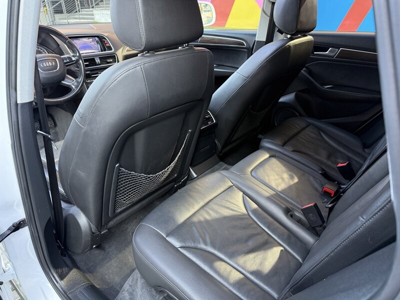 Audi Q5 Vehicle Full-screen Gallery Image 21