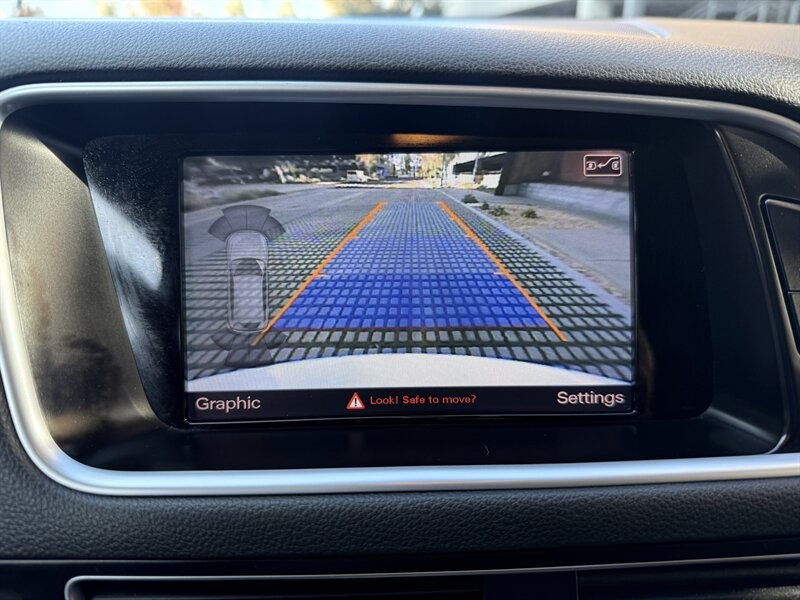 Audi Q5 Vehicle Full-screen Gallery Image 23