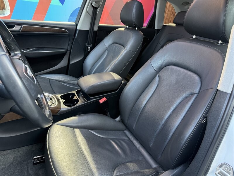 Audi Q5 Vehicle Full-screen Gallery Image 31