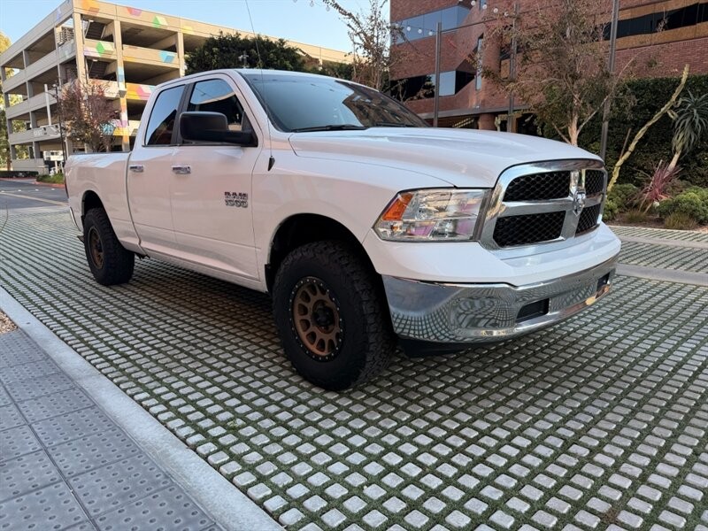 Ram 1500 Vehicle Full-screen Gallery Image 3