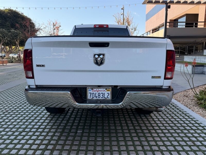 Ram 1500 Vehicle Full-screen Gallery Image 5