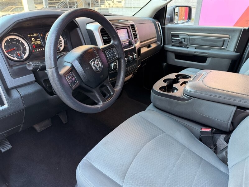 Ram 1500 Vehicle Full-screen Gallery Image 8