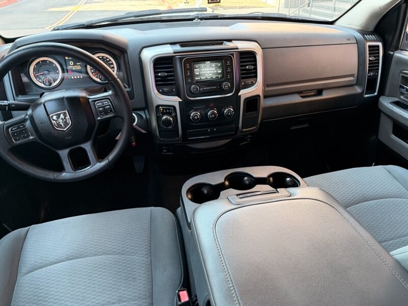 Ram 1500 Vehicle Full-screen Gallery Image 10