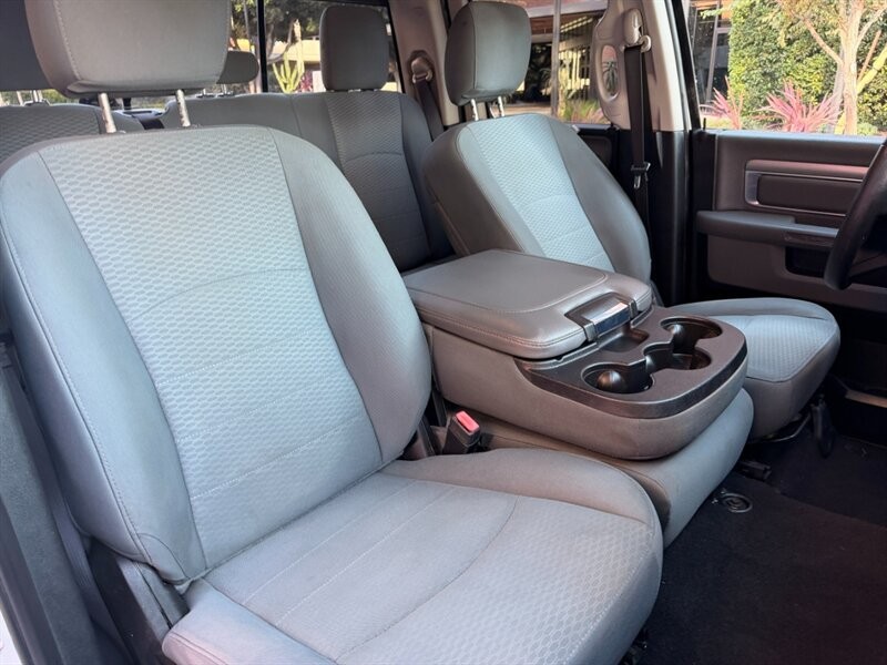 Ram 1500 Vehicle Full-screen Gallery Image 13