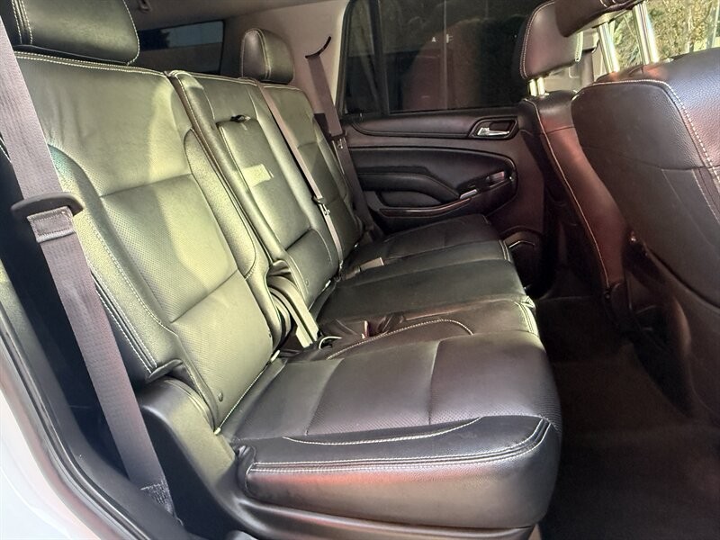 GMC Yukon Vehicle Full-screen Gallery Image 13