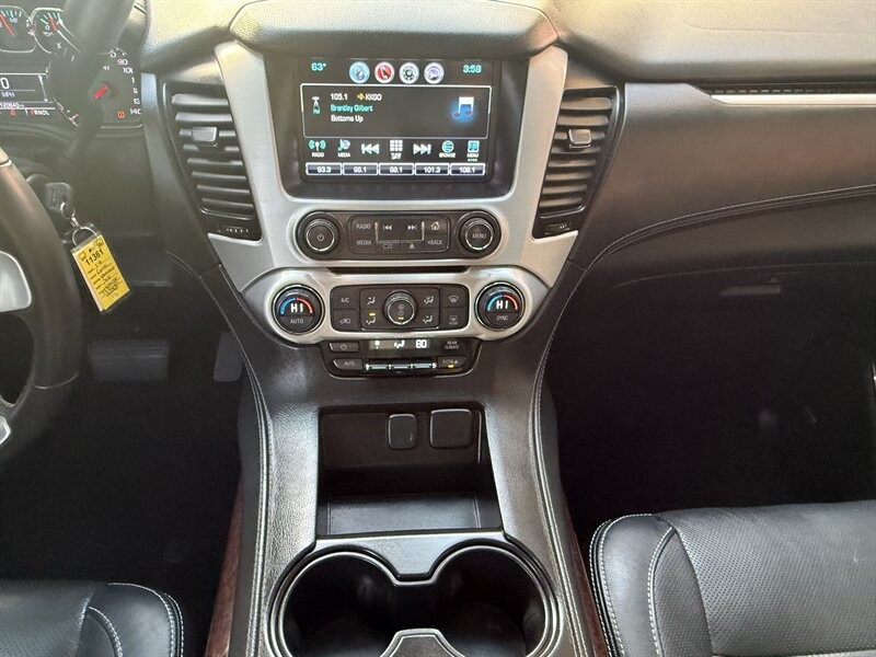 GMC Yukon Vehicle Full-screen Gallery Image 23