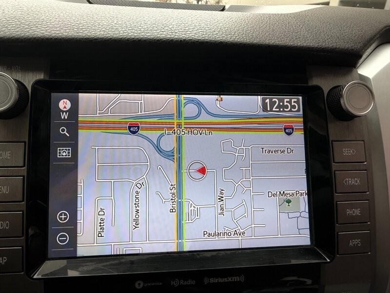 Toyota Tundra 4WD Vehicle Full-screen Gallery Image 18