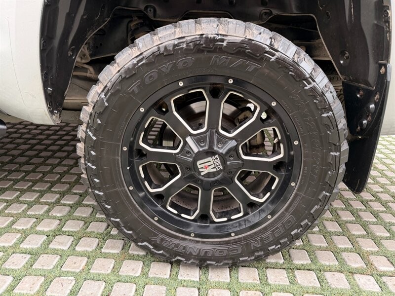 Toyota Tundra 4WD Vehicle Full-screen Gallery Image 20