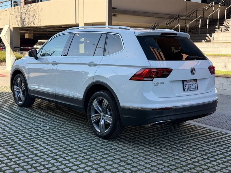 Volkswagen Tiguan Vehicle Full-screen Gallery Image 4