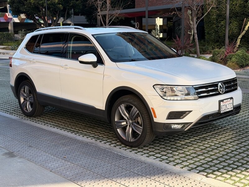 Volkswagen Tiguan Vehicle Full-screen Gallery Image 5